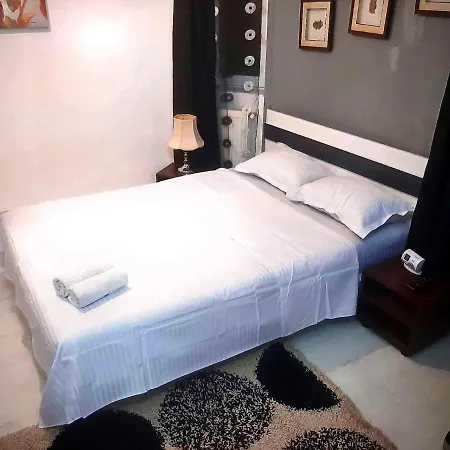 In Near North Station ブカレスト